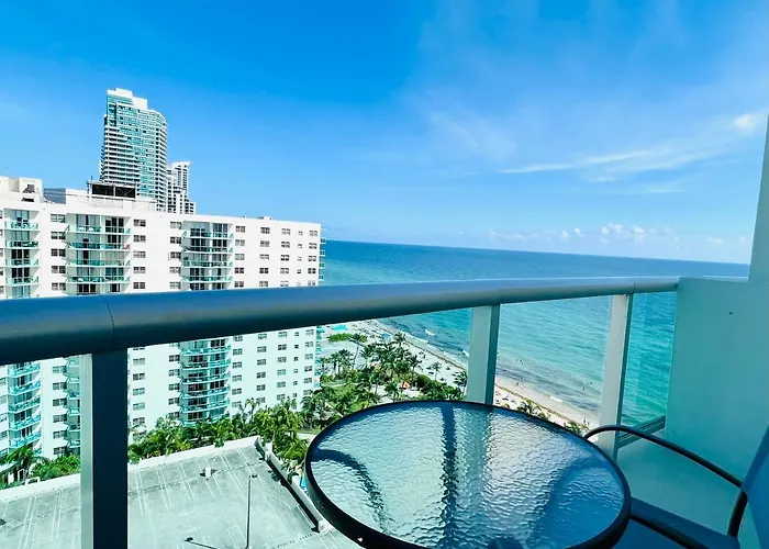 Hollywood On Beach Apartment