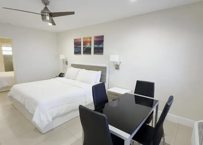 Diane Oceanfront Suites